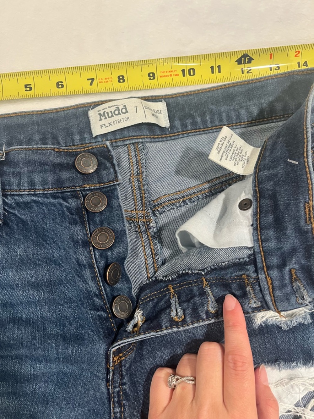 Mudd High Rise Midi Distressed Denim Shorts - Size 7 - Picture 3 of 7